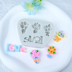 Molde de Silicona Creativo UNIMOUND con Forma Irregular para el Día de San Valentín, Decoración para Hornear, Apto para Horno/Congelador/Lavavajillas, Crema - Product Image 4