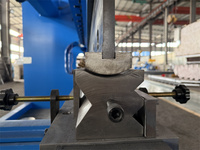 Machine de presse plieuse hydraulique pour le pliage de tôles en acier inoxydable et la formation de plaques métalliques