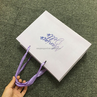 Sacs en papier de Noël personnalisés, recyclables, de luxe, rose et blanc, avec poignée en corde de coton, estampage à chaud, cadeaux, artisanat, boutique, vêtements