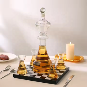 Juego de Decantador de Regalo con Diseño de Ajedrez, 4 Vasos de Chupito con Forma de Torre, Estilo Americano, 700 ml, Regalo Empresarial para Papá y Hombres - Product Image 2