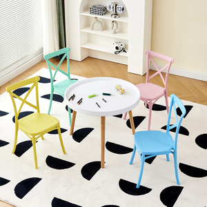 Chaise enfant empilable contemporaine en PP, imperméable et durable, avec dossier croisé, pour fêtes d'<span class=keywords><strong>anniversaire</strong></span> et écoles maternelles (Amérique du <span class=keywords><strong>Nord</strong></span>) - Product Image 4