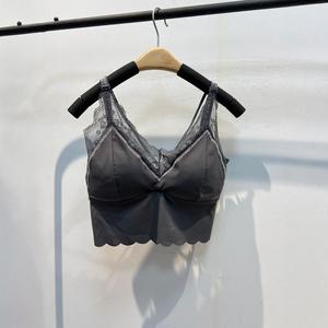 Reggiseno a fascia da donna taglie forti con imbottitura rimovibile, scollo a cuore, spalline sottili e pizzo, modello corto - Product Image 3