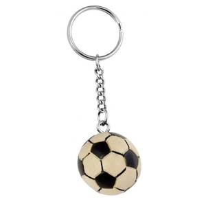 Llavero con Mini Balón de Fútbol, Cadena Plateada, Diseño Blanco y Negro, Recuerdo Deportivo, Regalo - Product Image 1