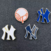 Gorras de Béisbol Estilo Deportivo Populares al por Mayor con Insignias Decoradas Novedad Pin Esmaltado de Equipo de Béisbol de Metal Decorado en Stock