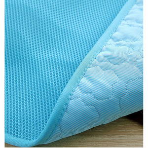 Summer Self-Cooling <span class=keywords><strong>Pet</strong></span> Mat Wasch bare Stoff Zwinger Decke für Hunde Heißes Wetter Schlaf Pads <span class=keywords><strong>Cool</strong></span> Pats Crate <span class=keywords><strong>Ice</strong></span> Silk Kennel Mat - Product Image 4