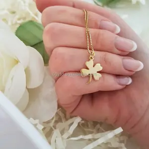 Custom Initial Letter Engraved Stainless Steel Flower Charm Necklace Mothers Women Seamair Clover Shamrock Irish Lucky Necklace