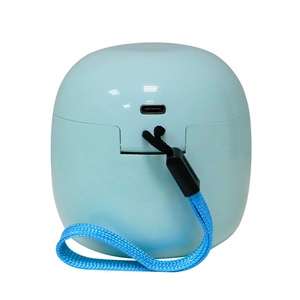 Boîte de stérilisation de qualité supérieure, légère et portable, pour la désinfection des sucettes, des pinces à ongles, des clés et des écouteurs pour bébés - Product Image 5