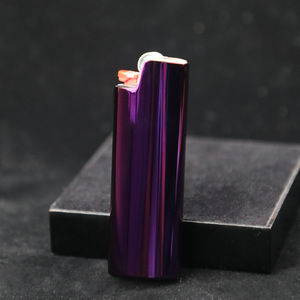 Venta al por mayor de fábrica: Funda de aleación de zinc cromada brillante para encendedor <span class=keywords><strong>BIC</strong></span> J6, accesorio para fumar con logotipo personalizado - Product Image 4
