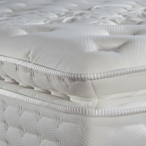 Matelas Confort Sommeil enroulable sur mesure, taille Queen/King, avec détails en dentelle transparente et forme ronde. - Product Image 1