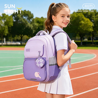 Sac à dos scolaire ergonomique Sun Eight style preppy avec badge de tennis pour enfants, protection de la colonne vertébrale, pour élèves du primaire et du collège 22371
