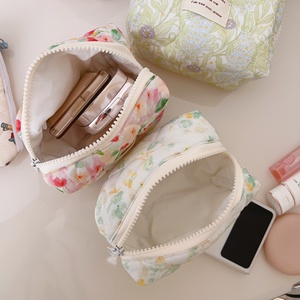Magnate personalizable moda mujer maquillaje <span class=keywords><strong>flor</strong></span> Floral blanco cremallera barato a granel maquillaje Mini bolsas estuche de belleza y almacenamiento - Product Image 3