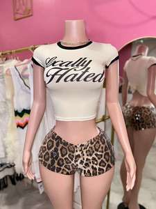 Estate Casual 2 pezzi Set corto vestito lettera stampata O collo t-shirt paillettes Zebra pantaloncini leopardati alla moda Set due pezzi - Product Image 5