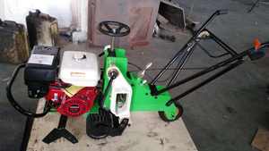 Tondeuse à gazon portable, broyeur de chaume et charrue utilisés pour la coupe du gazon à domicile dans les terrains de football - Product Image 1