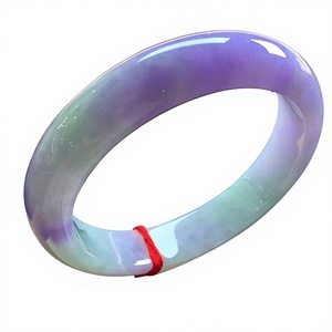 Bracelet jonc classique en résine, forme irrégulière colorée, design artistique et tendance, bijou de collection artisanal pour femme, idéal pour anniversaire ou fête - Product Image 2