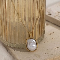Bijoux de mode raffinés, bijoux en acier inoxydable plaqué or 18 carats, collier en forme de cœur imitation perle tendance INS pour femmes
