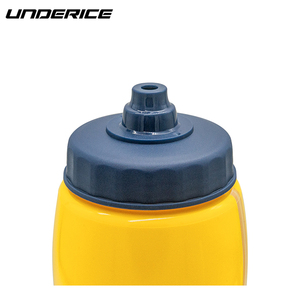 Botella de Agua para Hockey sobre Hielo UNDERICE, 950 ml, 0.95 Litros, 32 oz, Pajita Corta, Plástico, Libre de BPA, Uso Multideportivo - Product Image 1