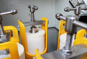 Broyeur à billes planétaire de laboratoire de 0,4 L - Machine de broyage à billes de laboratoire de nano-broyage tout-terrain - Product Image 3