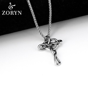 Collares con Colgante de Cruz de Nudo Celta de Acero Inoxidable, Joyería de Moda de Acero de Titanio Vintage Vikingo Irlandés Religioso para Hombres y Mujeres - Product Image 2