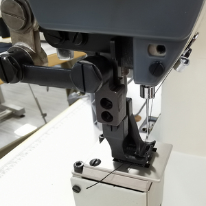 จักรเย็บผ้าอุตสาหกรรมแบบคอลัมน์ รุ่น RN-1631 แบบเย็บซิกแซก เข็มเดี่ยว ความเร็วสูง ควบคุมด้วยคอมพิวเตอร์ - Product Image 4