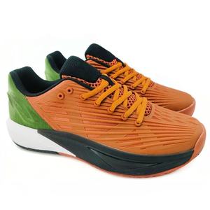 Chaussures de tennis décontractées d'intérieur professionnelles personnalisées, respirantes et confortables pour les sports d'été et de printemps, design tendance et nouveau - Product Image 1