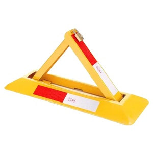 Seguridad y Protección para Espacios o Estacionamientos Sin Plazas: Barrera de Seguridad Plegable y Portátil para Vehículos - Product Image 1