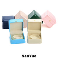 Boîtes à bijoux carrées en cuir PU, portables, à rabat, pour bracelets en jade, boîtes de rangement et de présentation, vente en gros, boîtes cadeaux à bijoux avec logo personnalisé