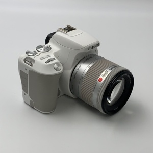 Appareil photo reflex numérique <span class=keywords><strong>Canon</strong></span> 200D d'occasion avec objectif 18-55 mm IS, écran tactile 24,2 MP + <span class=keywords><strong>WiFi</strong></span>, capteur CMOS APS-C - Product Image 2
