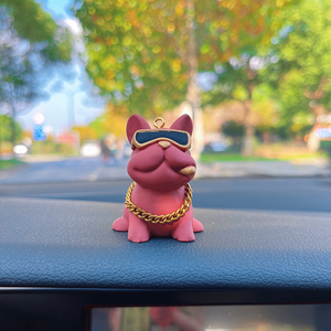 Décoration intérieure de voiture tendance : Bulldog Anime avec lunettes de soleil, ornements pour console centrale de voiture, accessoires automobiles - Product Image 5