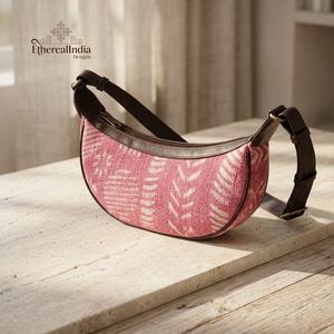Bolso de Hombro Artesanal Rosa en Forma de Media Luna de Algodón Ikat, Estilo Hobo Boho, Bandolera, Bolso de Uso Diario, Exportación a Granel desde India - Product Image 5