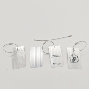 Thời trang nhôm quần áo thẻ biểu tượng tùy chỉnh khắc laser logo dập nổi kim loại treo tag Bạc riêng tư nhãn thẻ - Product Image 1