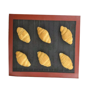 Eclairs micro-perforés de couleur rose <span class=keywords><strong>Tapis</strong></span> de cuisson ignifuge en <span class=keywords><strong>silicone</strong></span> avec spatule à brosse Ensemble antiadhésif Outils de cuisson et de pâtisserie - Product Image 4
