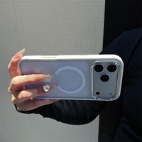 Coque de téléphone iPhone magnétique antichoc, finition mate douce au toucher, bouton métallique, coque givrée pour 14 Pro Max, vente en gros OEM