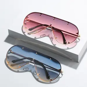 2021 New Luxury Brand One Piece Rivet Sunglasses For Women Vintage Alloy Gradient Flat Sun Glasses Men Retro Shield Uv400 Shades