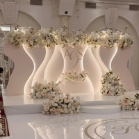 Toile de fond de mariage moderne personnalisée SMOOTH Events, forme de vague blanche, acrylique PVC 3D, décoration de scène de mariage avec éclairage LED