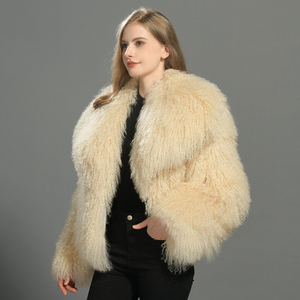 Cappotto Invernale di Lusso in Vera Pelliccia d'Agnello Mongolo per Donna, Ecologico, Traspirante, Reversibile, con Fodera in Lana Soffice, Logo Personalizzabile - Product Image 2