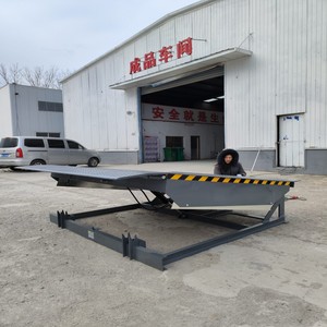 8t/10t Công suất thủy lực tấn kho <span class=keywords><strong>Dock</strong></span> <span class=keywords><strong>leveler</strong></span>/8 tấn kho cạnh <span class=keywords><strong>Dock</strong></span> leveller cho xe tải - Product Image 5