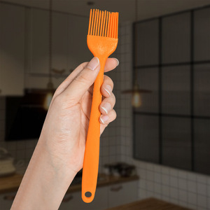 Silicone Kitchen Oil Brush One Piece Bristle For Honey Seasoning Barbecue Cooking Tool Random Color - Product Image 3