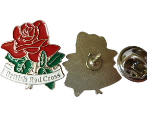Pin de Esmalte con Logotipo de la Cruz Roja Británica en Relieve Metálico - Product Image 3