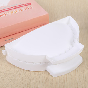 Moule à raviolis en plastique extra large de 18 cm pour la cuisine, adapté aux aliments, pour les gyozas, les empanadas et les pâtisseries - Product Image 5
