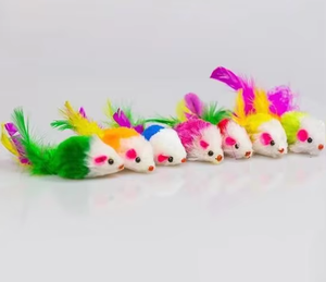 Juguete de gato de ratón de plumas clásico y realista con cola de colores Juguete simple y eficaz para atraer a <span class=keywords><strong>tu</strong></span> gato - Product Image 4