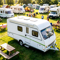 Caravane hybride moderne pour 4 personnes, construction légère en acier inoxydable, design anti-corrosion pour l'aventure tout-terrain en plein air