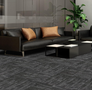 Loseta <span class=keywords><strong>de</strong></span> Alfombra Autoadhesiva <span class=keywords><strong>de</strong></span> Poliéster Negro para Interiores y Exteriores, <span class=keywords><strong>de</strong></span> Pared <span class=keywords><strong>a</strong></span> Pared, 24 x 24 Pulgadas, Altura <span class=keywords><strong>de</strong></span> Pelo <span class=keywords><strong>de</strong></span> 0.25 Pulgadas - Product Image 1