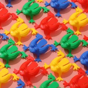Jouets grenouilles sauteuses en plastique, couleurs assorties, vente en gros, cadeaux de fête très demandés pour garçons et filles, pour anniversaires - Product Image 4