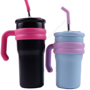 Venta al por mayor de vasos de café portátiles de acero inoxidable de 500ML y 700ML, con doble pared aislada al vacío, asa y pajita. - Product Image 1