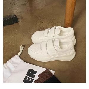 Zapatillas Blancas con Plataforma y Correa Mágica para Mujer, Novedad 2026, Zapatillas Casuales Versátiles con Aumento de Altura para Estudiantes - Product Image 1