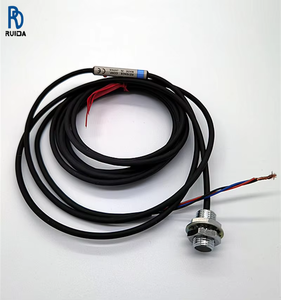 KEYENCE EM-010 พรอกซิมิตี้เซนเซอร์ แอมพลิฟายเออร์ในสายเคเบิล ชุดหลัก ชนิดป้องกันสัญญาณรบกวน M10 NPN ระยะตรวจจับ 2.0 มม. 12-24V ของแท้ใหม่ - Product Image 1