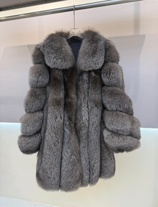 Cappotto in Pelliccia di <span class=keywords><strong>Volpe</strong></span> <span class=keywords><strong>Argentata</strong></span> Naturale Chevron ad Alta Lucentezza per Donna, Lunghezza Intera, Oversize con Collo a Scialle - Product Image 1