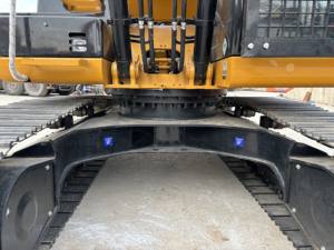 Excavadora Usada Caterpillar 320D Avanzada con Cabina Confortable, Controles Precisos, Motor de Alta Eficiencia, Caja de Cambios y Bomba - Product Image 5