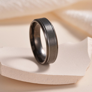 Anel minimalista da moda 6mm 8mm banhado a ouro escovado, joia de aço inoxidável simples para mulheres e homens - Product Image 5