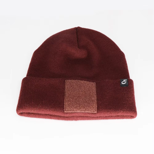 Gorro de Punto Personalizado con Parche Removible, Gorro de Invierno Acrílico con Parche de Gancho y Bucle - Product Image 1